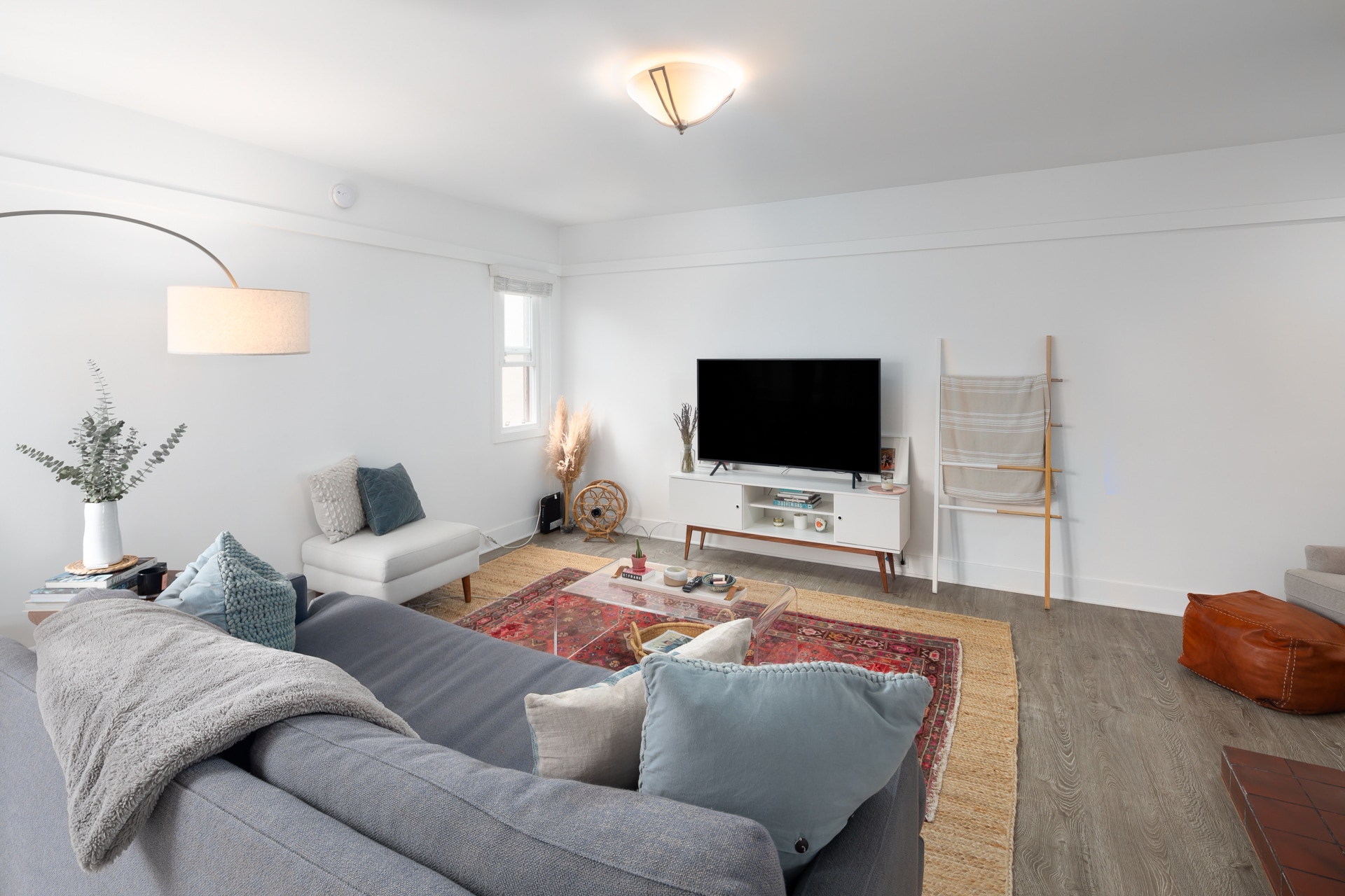 Living Room - 2807 Highland Ave