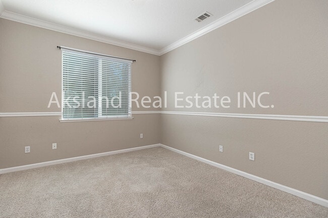 Building Photo - 936 Heartland Dr