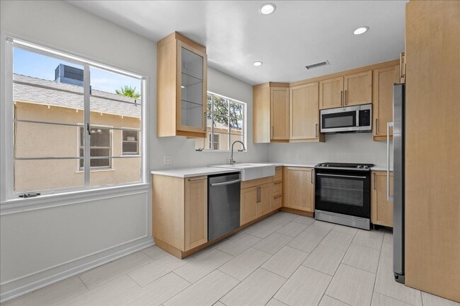 Building Photo - Charming Updated 2-Bedroom Van Nuys Home w...