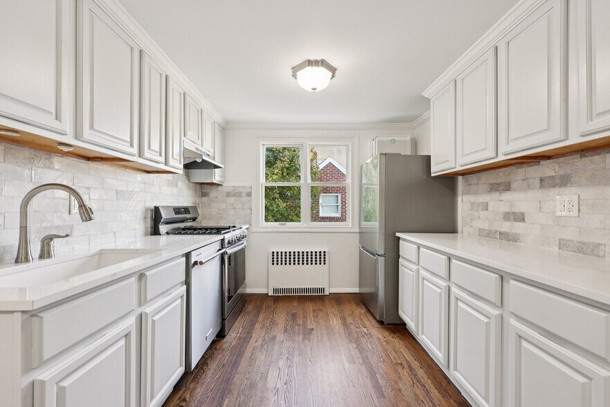 Primary Photo - 901 82nd St