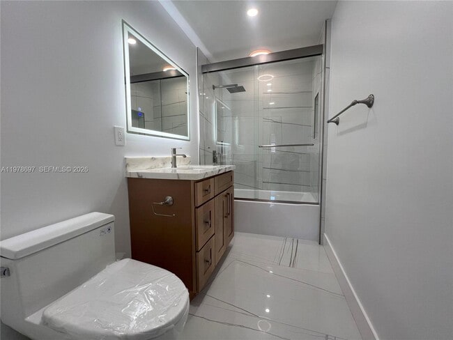 Building Photo - 6435 SW 116th Pl