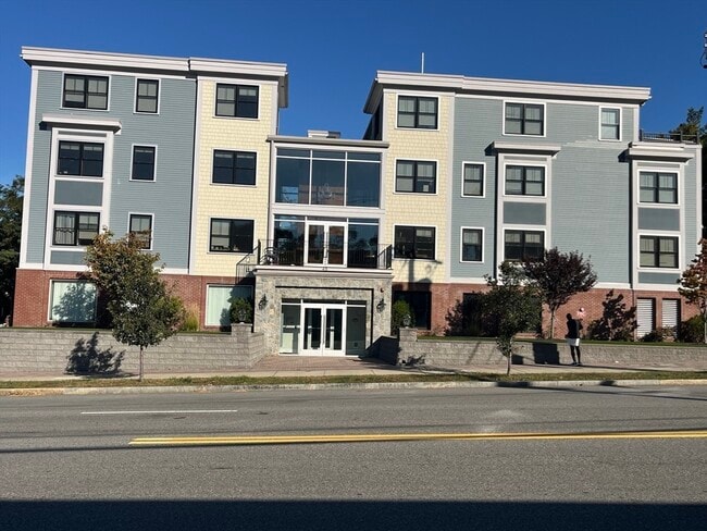 Building Photo - 45 Spring St