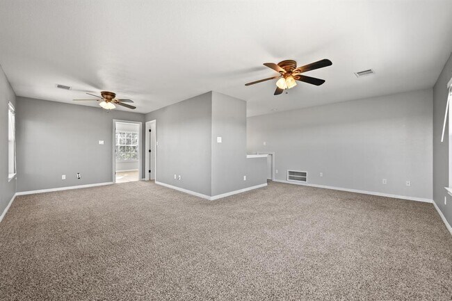 Building Photo - 4204 Bob Wire Rd