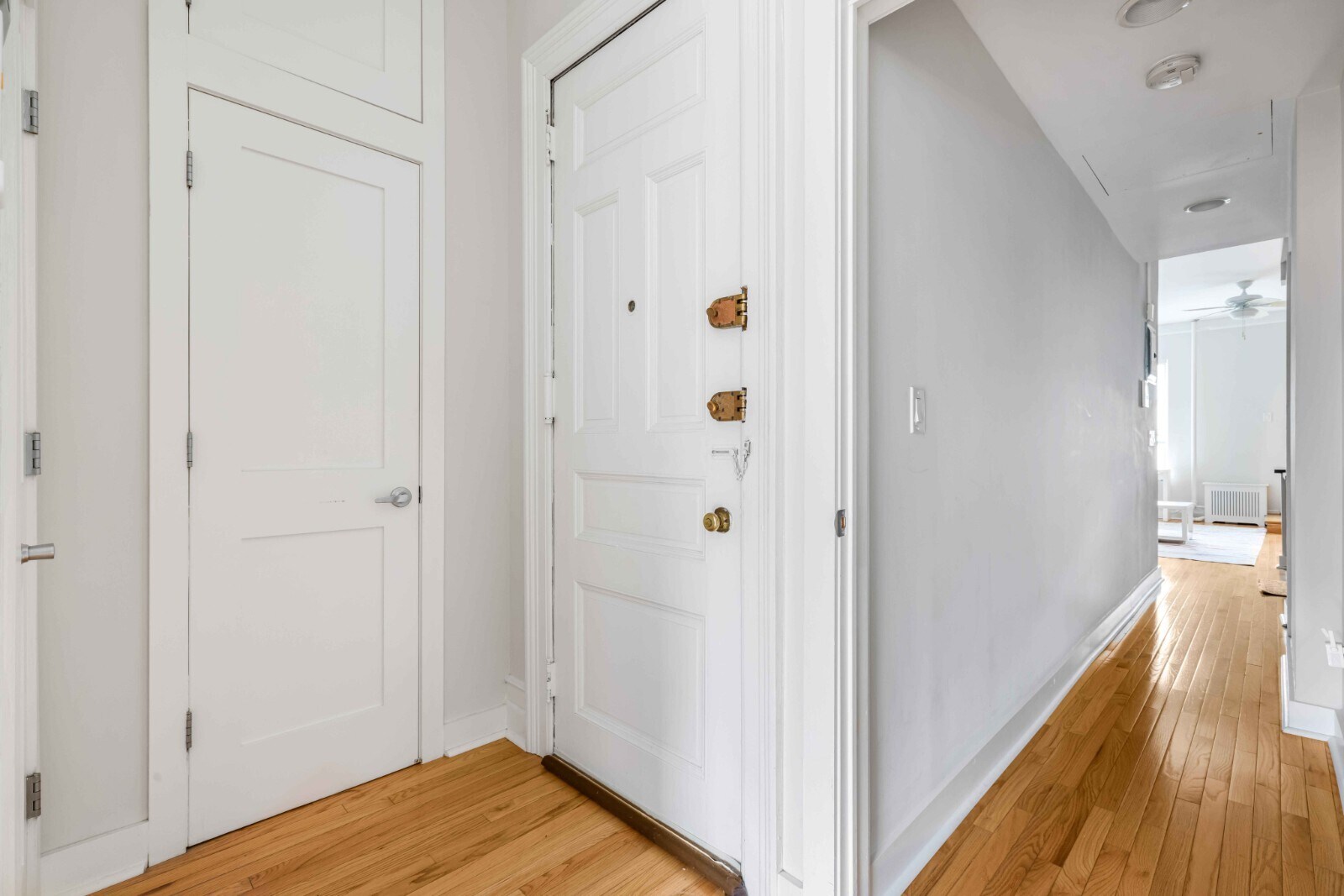 Building Photo - 130 W 81st St