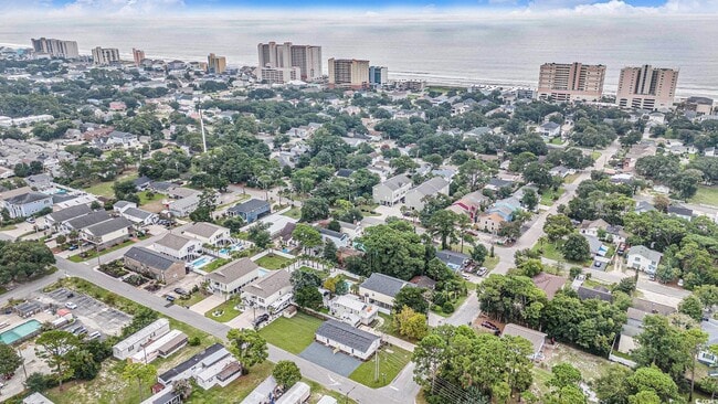 Building Photo - 1911 Madison Dr