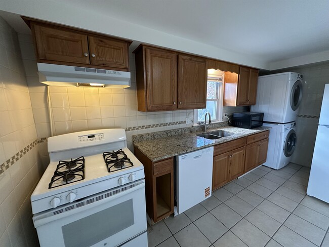 Building Photo - 368 New York Ave