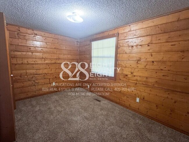 Building Photo - *AVAILABLE NOW!* 2 BED/1 BATH COZY LOG CABIN DUPLEX IN NOBLE, OK!