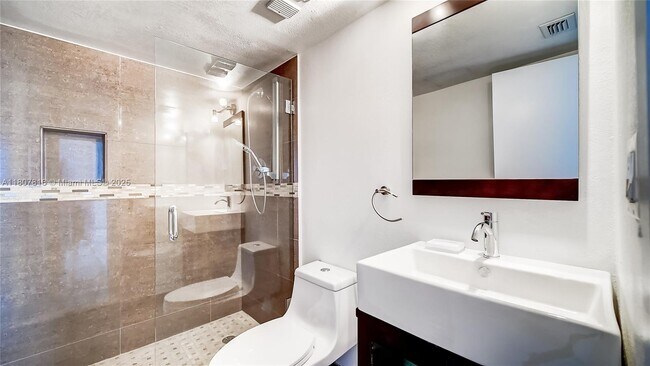 Building Photo - 2401 Collins Ave