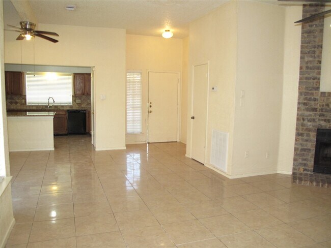 Building Photo - 2526 Doverglen Dr