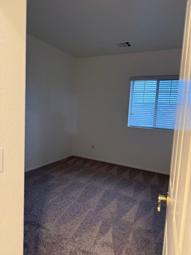 Building Photo - Flag Homes - 013