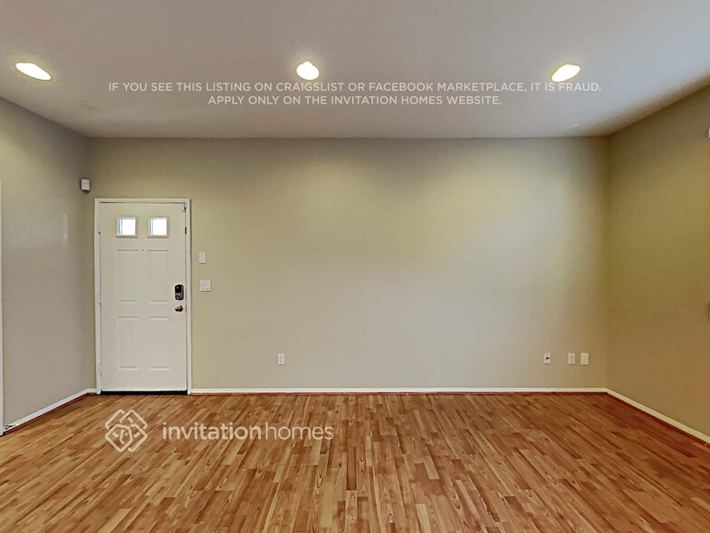 Building Photo - 13280 Dronfield Ave