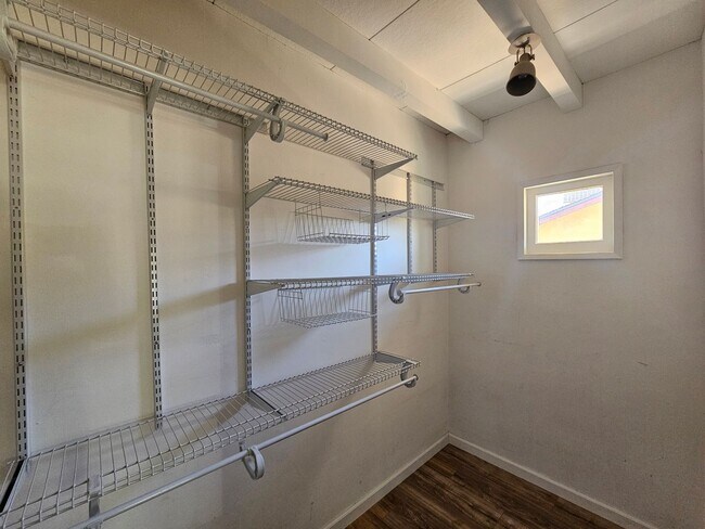 Building Photo - 2 Bedroom 2 Bathroom fully electric house ...
