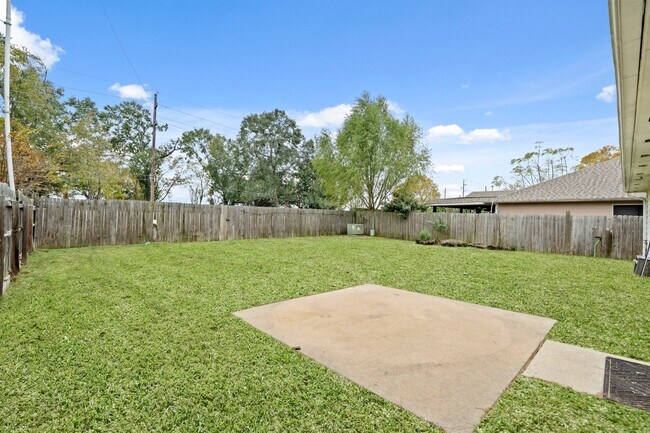 Building Photo - 21507 Bridgewater Pointe