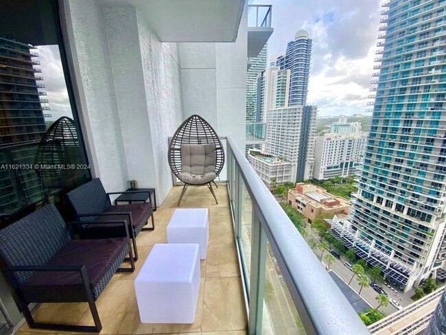 Building Photo - 1050 Brickell Ave