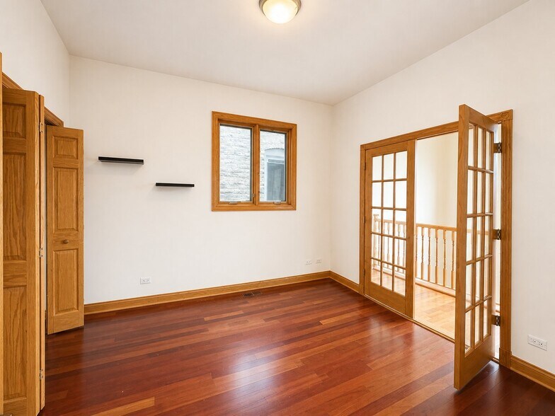 Building Photo - 1644 W Le Moyne St