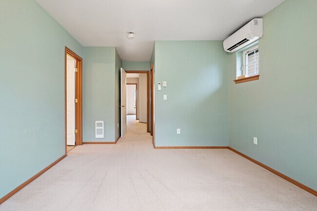 Building Photo - Detached Townhome in Kingston Meadows Community