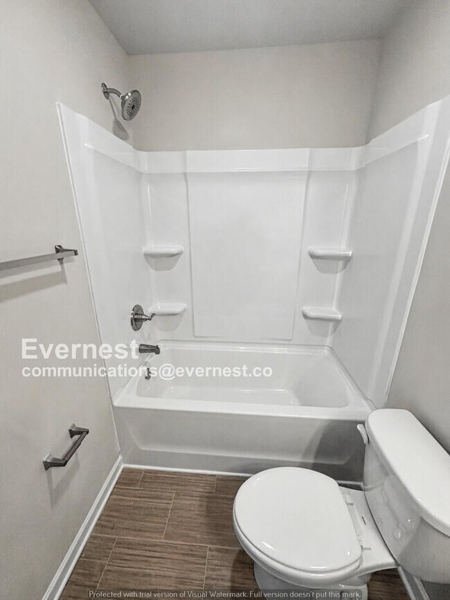 Building Photo - 4 Bed/2.5 Bath Home with Garage / Pet-Friendly / Available Now!