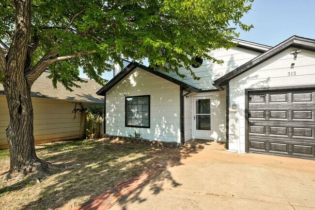 Building Photo - 313 Belmont Dr