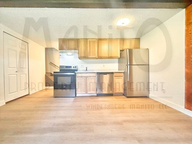Building Photo - Charming Bungalow
