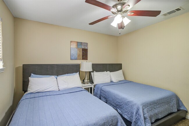 Building Photo - 6614 Winkleman Rd