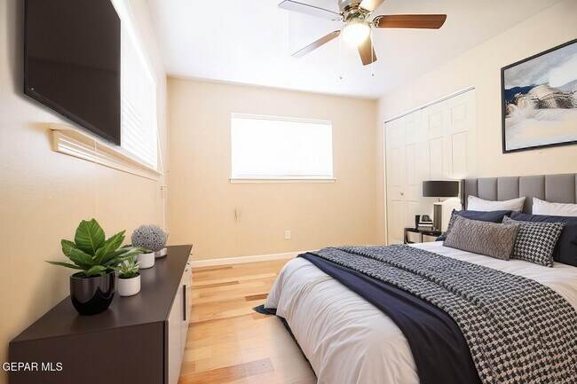 Building Photo - 6613 Southwind Dr