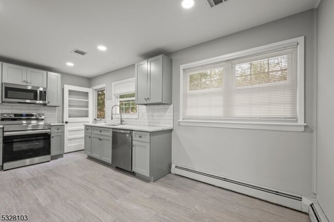 Building Photo - 427 Meyersville Rd