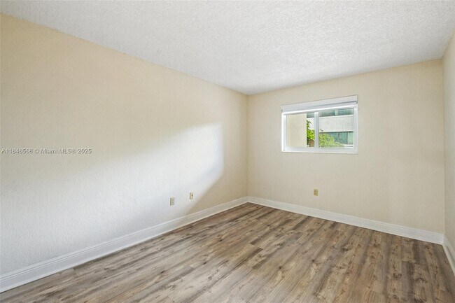Building Photo - 13920 Lake Placid Ct