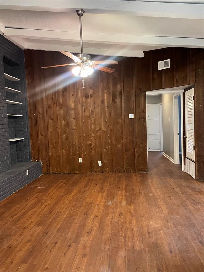 Building Photo - 1306 Radcliff Dr