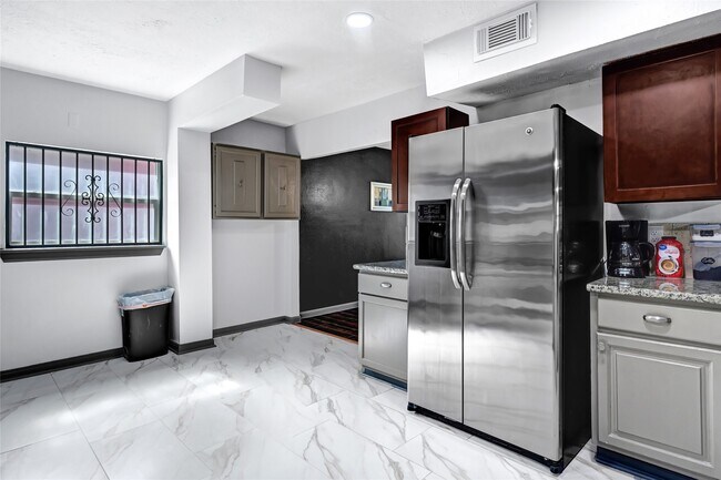 Building Photo - 2311 Chelsea Knoll Ln