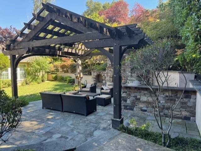 Building Photo - 102 Overhill Rd