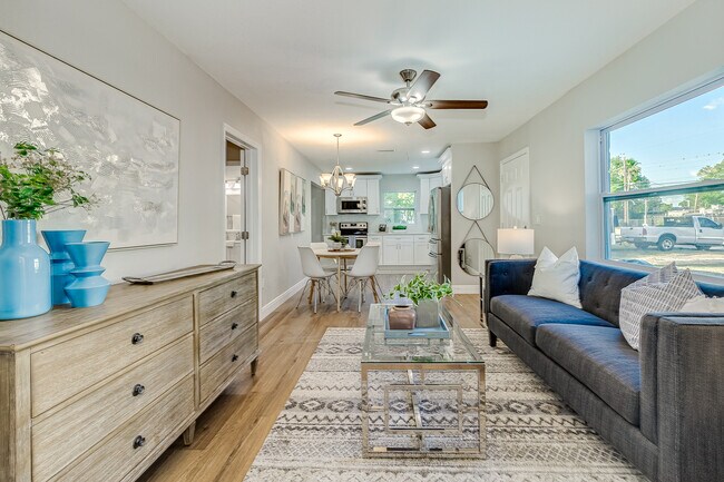 Building Photo - 516 Mabel Ave