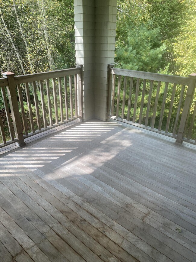 Building Photo - 49 Springbrook Dr