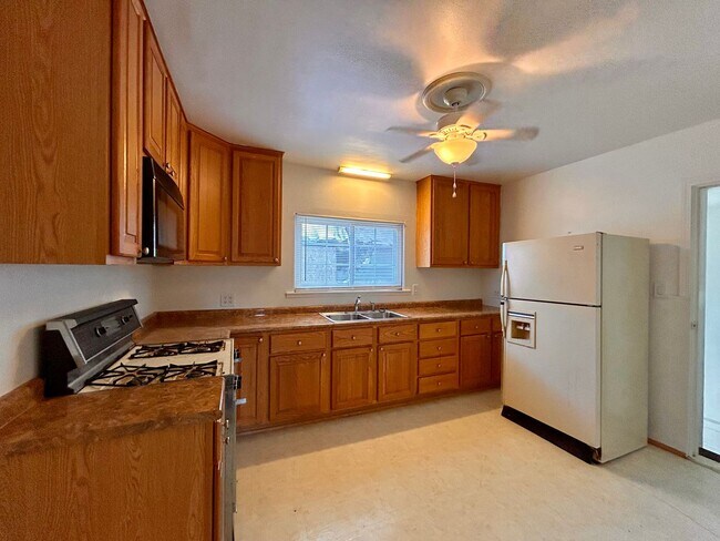 Building Photo - Two Bedroom Home in Muskegon