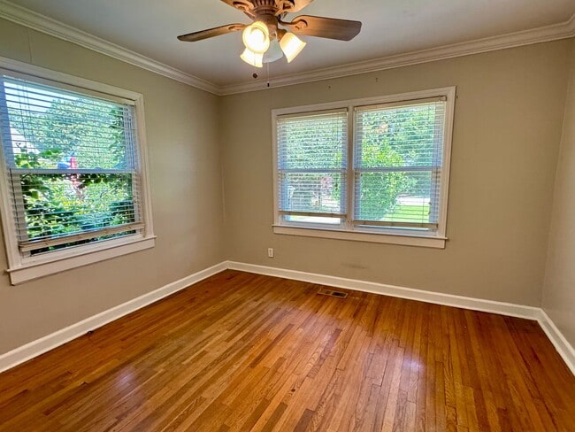 Building Photo - 4 Bedroom | 3 Bathroom Raleigh Home with F...