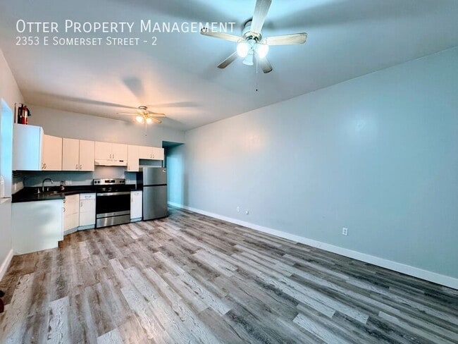 Building Photo - 2353 E Somerset St