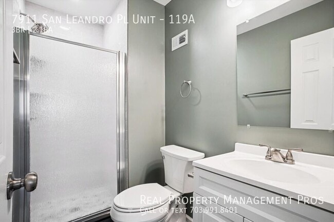 Building Photo - 7911 San Leandro Pl