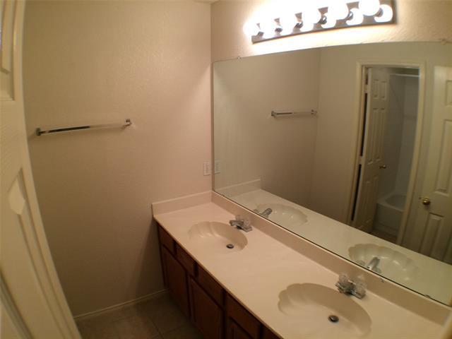 Building Photo - 1512 Endicott Dr