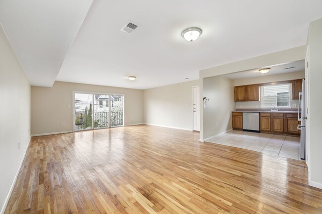Building Photo - 14 Birks Pl
