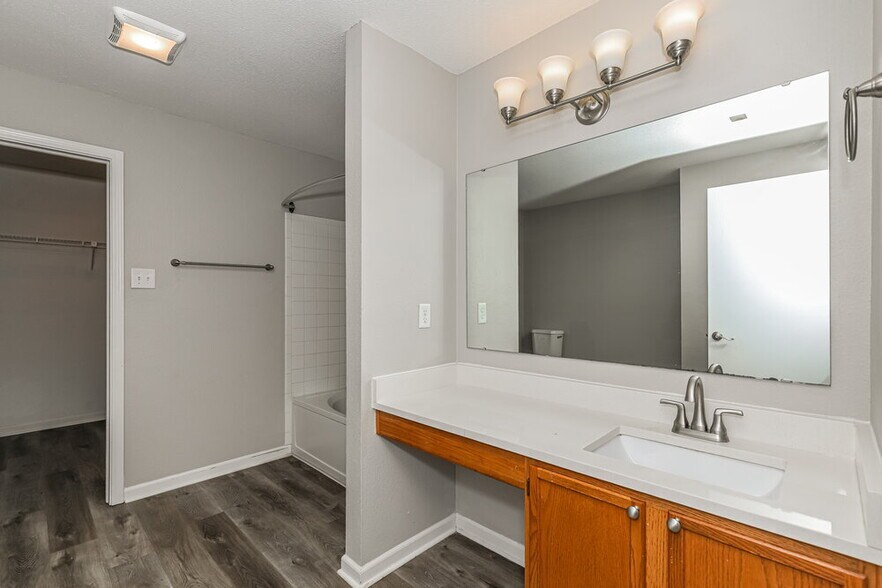 Building Photo - 333 Sunburst Ln