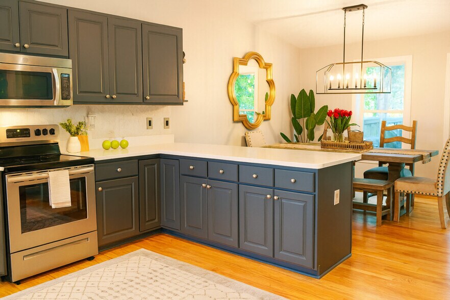 Building Photo - 555 Laurel Cove Rd