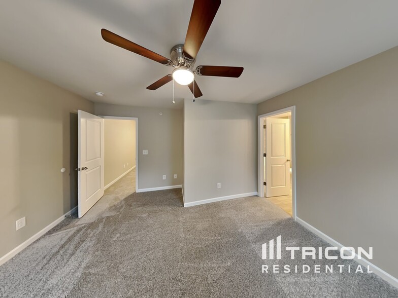 Building Photo - 125 Hickory Sta Ln