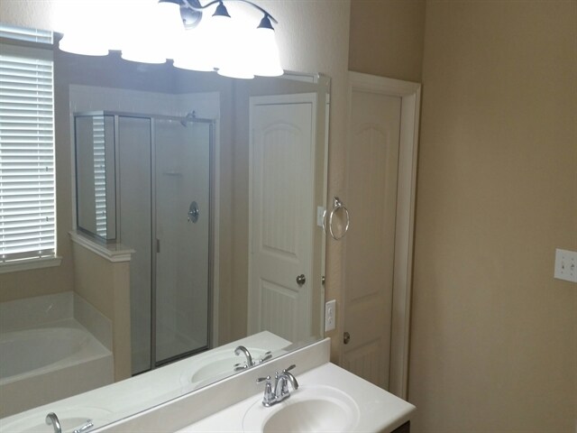 Building Photo - 1124 Long Pointe Ave