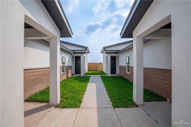 Building Photo - 24 Hidalgo Cir