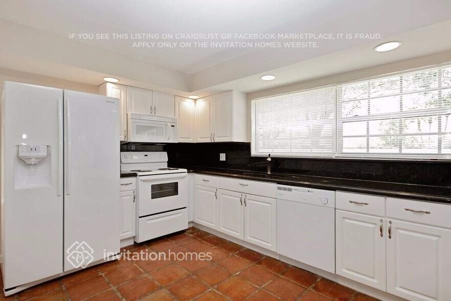 Building Photo - 14616 SW 95th Ln