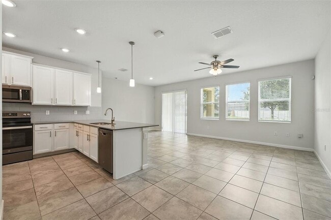 Building Photo - 9944 Red Eagle Dr
