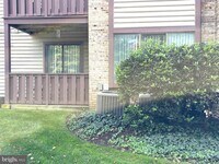 Building Photo - 4805A Aberdeen Dr