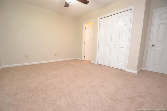 Building Photo - 121 Planetree Ln