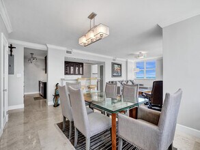 Building Photo - 209 N Fort Lauderdale Beach Blvd