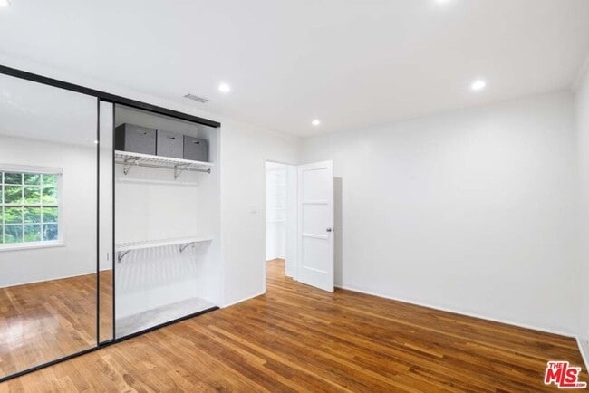 Building Photo - 4753 Saloma Ave