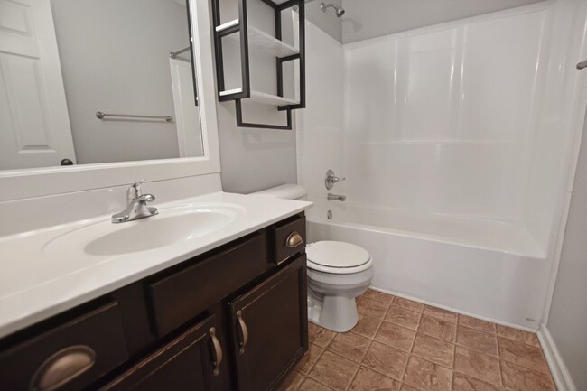 Building Photo - Pet Friendly Four Bedroom!